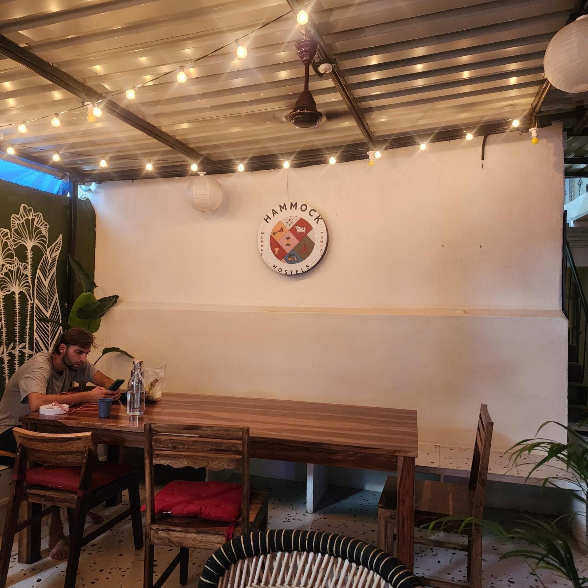 Hammock Hostels - Bandra Bombay Eksteriør billede